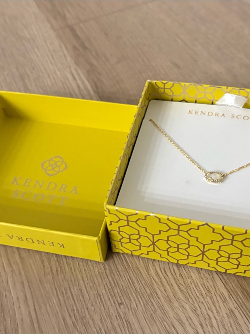 Kendra Scott Gold Pendant Chelsea Necklace - Jewelry